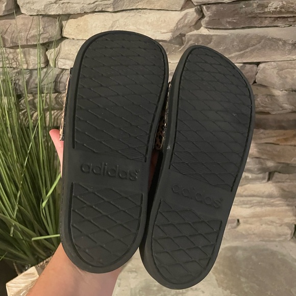 Adidas Adilette Cheetah Print Slides - Picture 5 of 5